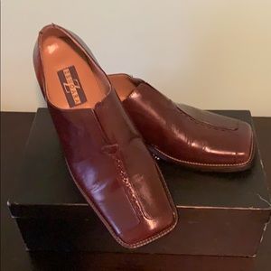 Men’s dress shoes size 9